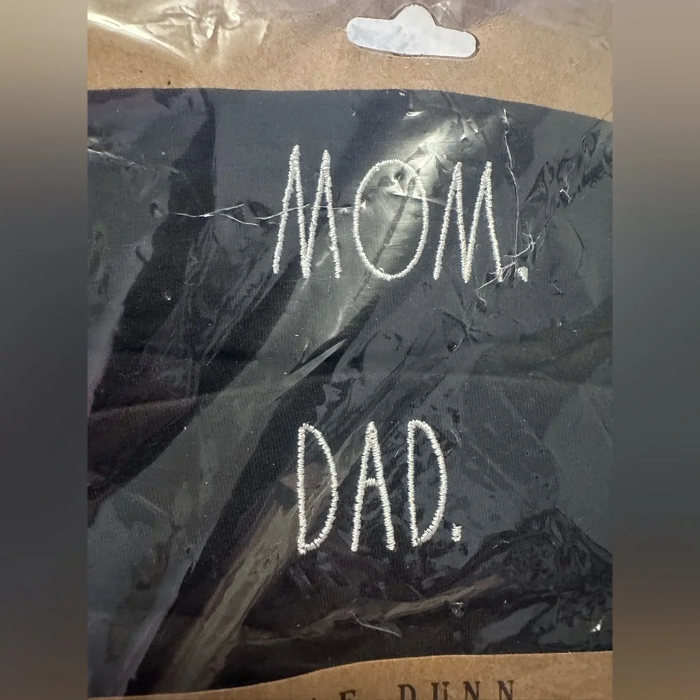 RAE DUNN Mom & Dad Face mask new in packaging - Picture 3 of 6